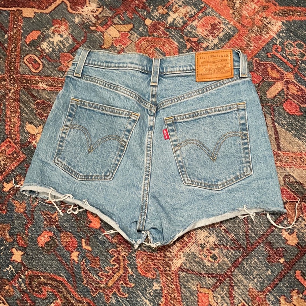 Levi’s ribcage shorts